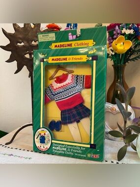 Vintage Y2K Kidcore Madeline & Friends Red Sweater Doll Clothing Outfit